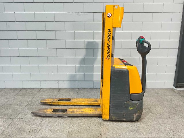 Jungheinrich - 2013 - ejc112 - stapelaar - afbeelding 1 van  9