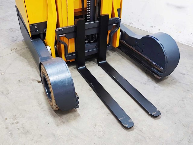 Jungheinrich - 2013 - etv c16 - binnen / buiten reach truck - afbeelding 4 van  14