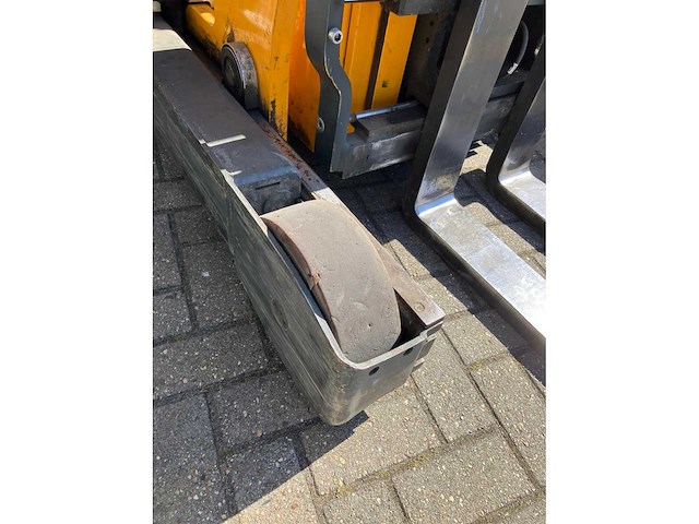 Jungheinrich - 2013 - etv216 - reach truck - elektrisch - afbeelding 12 van  12