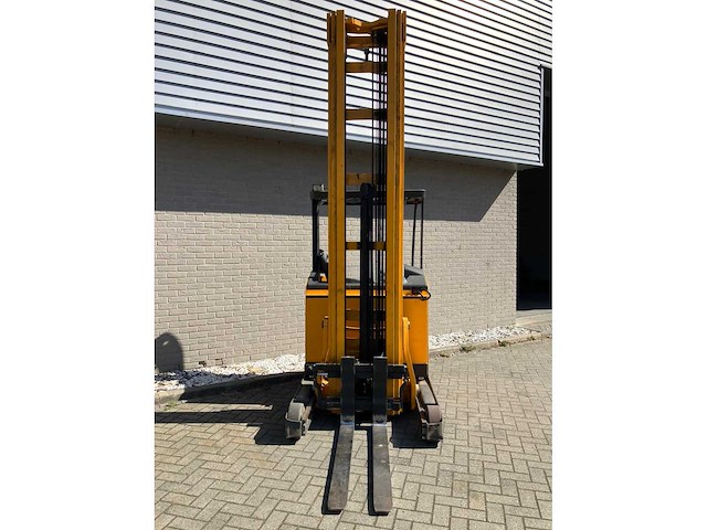 Jungheinrich - 2013 - etv216 - reach truck - elektrisch - afbeelding 3 van  12