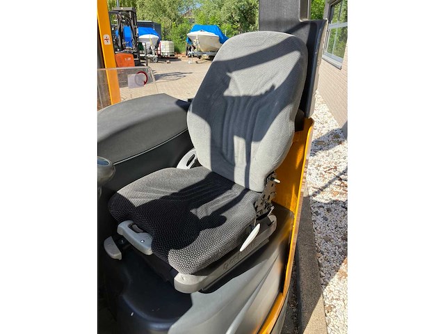 Jungheinrich - 2013 - etv216 - reach truck - elektrisch - afbeelding 8 van  12