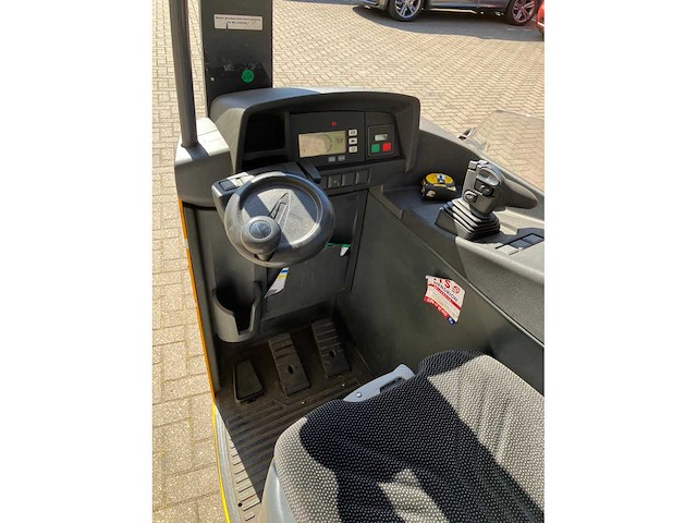 Jungheinrich - 2013 - etv216 - reach truck - elektrisch - afbeelding 9 van  12