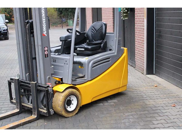 Jungheinrich - 2016 - efg218 - 5.57m triplex, free-lift, side-shift - vorkheftruck - afbeelding 2 van  16