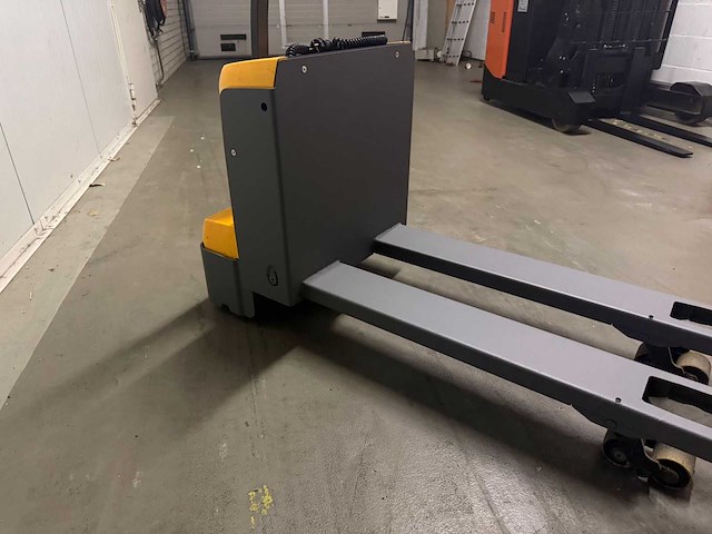 Jungheinrich - 2016 - eje m13 - meeneemheftruck - afbeelding 9 van  11