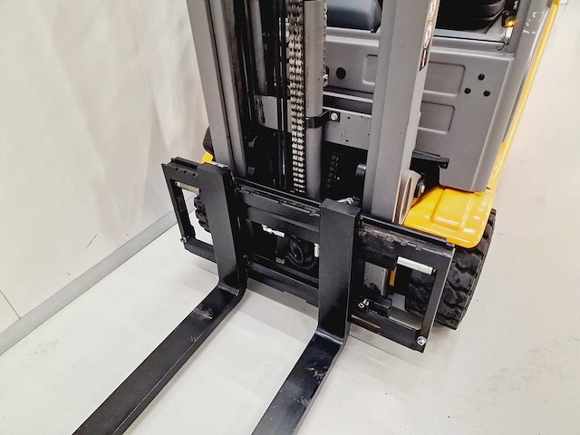 Jungheinrich - 2017 - efg 218 - vorkheftruck - free-lift - side-shift - afbeelding 23 van  35