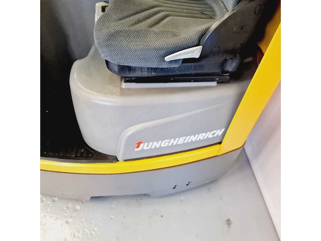 Jungheinrich - 2018 - etv 214 - reach truck triplex - afbeelding 11 van  26