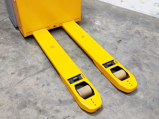 Jungheinrich - 2020 - ere 120 - elektrische palletwagen - afbeelding 9 van  10