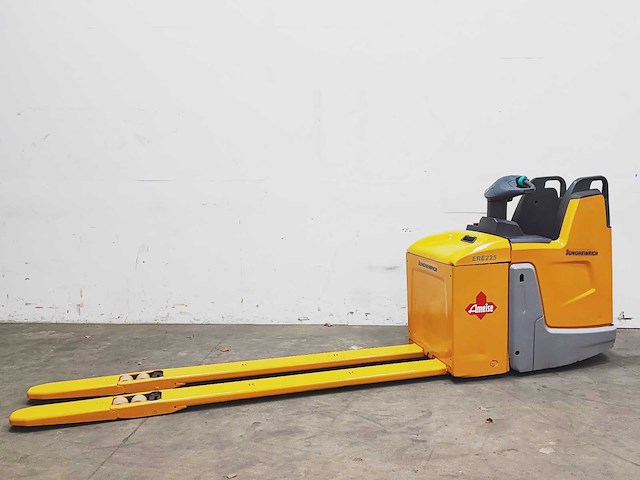 Jungheinrich - 2020 - ere 225 - elektrische palletwagen - afbeelding 2 van  10