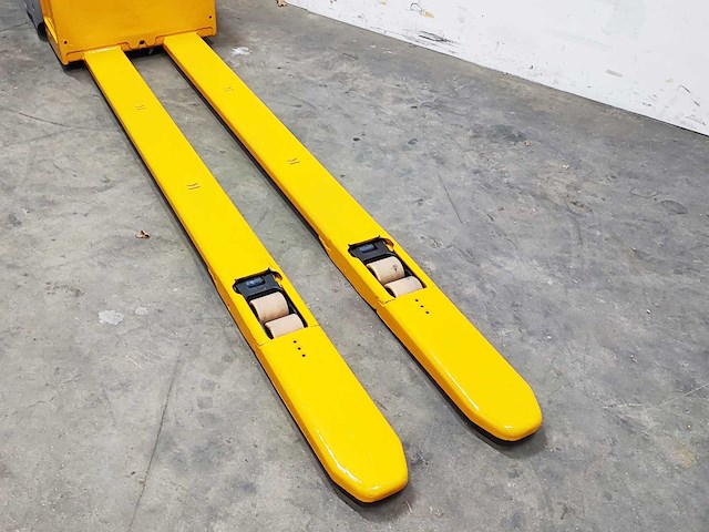 Jungheinrich - 2020 - ere 225 - elektrische palletwagen - afbeelding 9 van  10