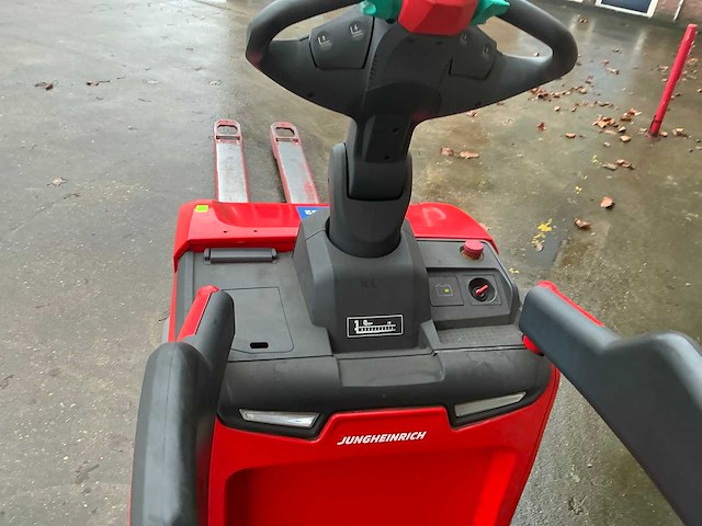 Jungheinrich - 2021 - ere120 - elektrische palletwagen - afbeelding 8 van  12