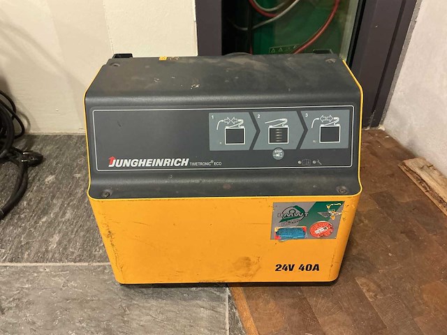 Jungheinrich - 24v 40a - battery chargers - afbeelding 1 van  1