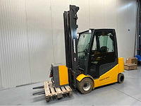 Jungheinrich - efgs30 - vorkheftruck 4.6m - sideshift - acculader - 8469 uur - redspot voor en achter - afbeelding 1 van  17