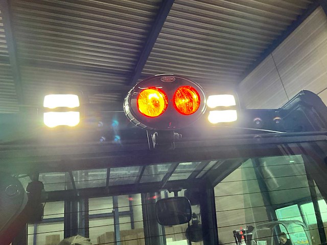 Jungheinrich - efgs30 - vorkheftruck 4.6m - sideshift - acculader - 8469 uur - redspot voor en achter - afbeelding 13 van  23