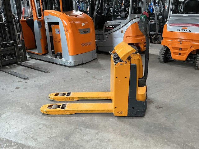 Jungheinrich - electric pallet trucks - afbeelding 2 van  6