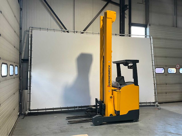 Jungheinrich - etv 216 - reach truck triplex - freelift - sideshift - afbeelding 1 van  17