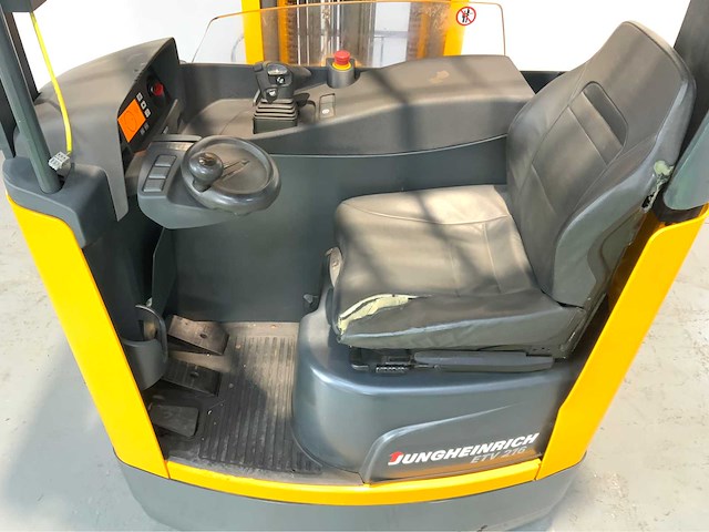 Jungheinrich - etv 216 - reach truck triplex - sideshift - freelift - acculader - afbeelding 4 van  20