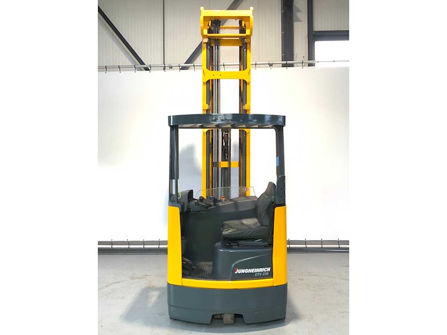 Jungheinrich - etv 216 - reach truck triplex - sideshift - freelift - acculader - afbeelding 13 van  20
