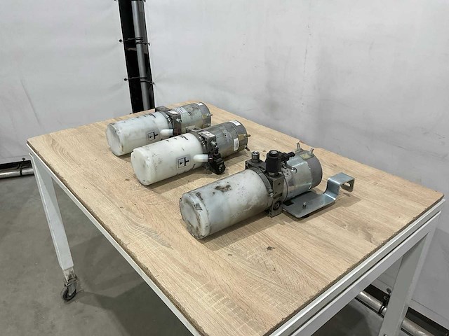Jungheinrich - hydrauliek pomp (3x) - afbeelding 1 van  9