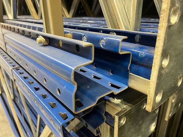 Jungheinrich - mpb - zwaarlast palletstelling 10x80 4000kg per liggerlaag - afbeelding 11 van  13