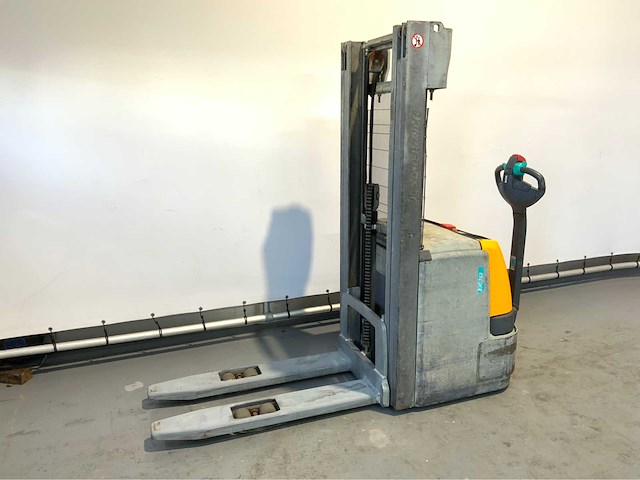 Jungheinrich 2018 - ejc 212 - stapelaar triplex - gegalvaniseerde beplating - freelift - acculader - afbeelding 1 van  17