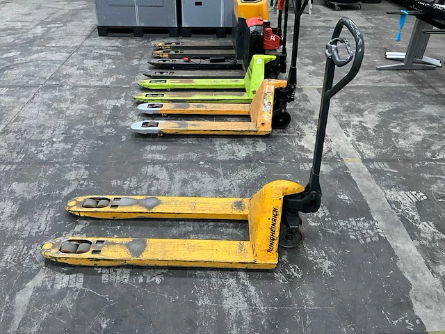 Jungheinrich 2200 hand hydraulische palletwagen - afbeelding 1 van  4