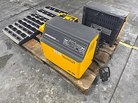 Jungheinrich acculader (2x) - afbeelding 1 van  6