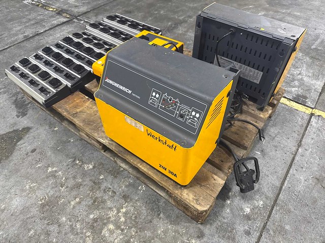 Jungheinrich acculader (2x) - afbeelding 1 van  6