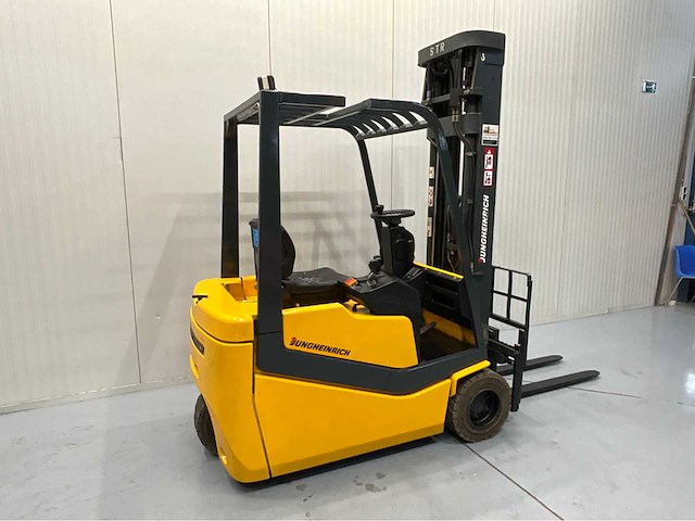 Jungheinrich efg-18 gf - vorkheftruck- triplex - sideshift - freelift - acculader - gekeurd - bluespot - afbeelding 18 van  22