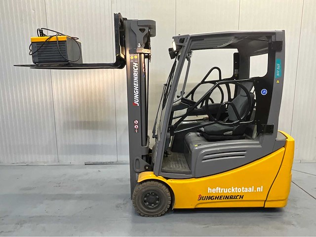 Jungheinrich efg216 vorkheftruck -triplex - freelift - sideshift - acculader - 2020 - afbeelding 2 van  17