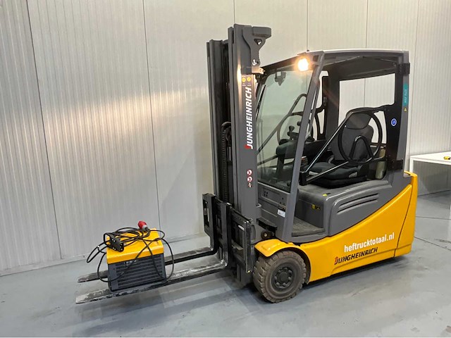 Jungheinrich efg216 vorkheftruck -triplex - freelift - sideshift - acculader - 2020 - afbeelding 1 van  17