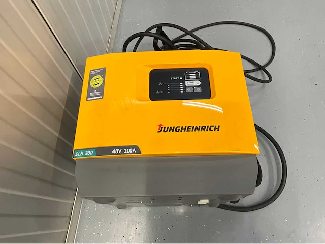 Jungheinrich efg218k - vorkheftruck - freelift - shideshift - 4017 uur - acculader - afbeelding 20 van  23