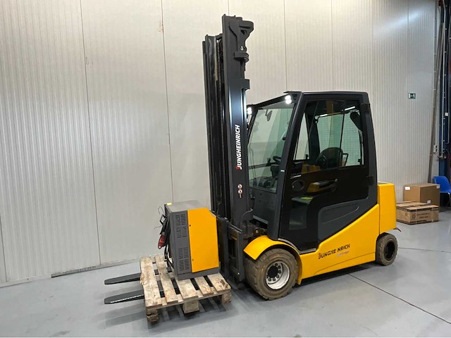 Jungheinrich efgs30 - vorkheftruck 4.6m - sideshift - acculader - 8469 uur - redspot voor en achter - afbeelding 1 van  23