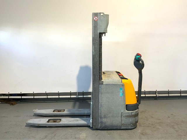Jungheinrich ejc 212 - stapelaar triplex - gegalvaniseerde beplating - freelift - acculader - afbeelding 1 van  17