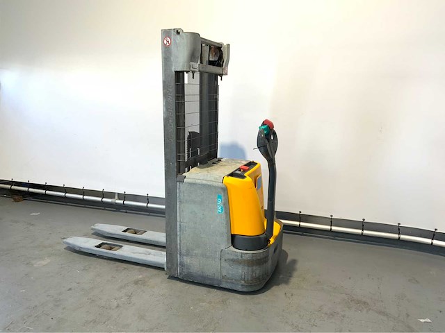 Jungheinrich ejc 212 - stapelaar triplex - gegalvaniseerde beplating - freelift - acculader - afbeelding 12 van  17
