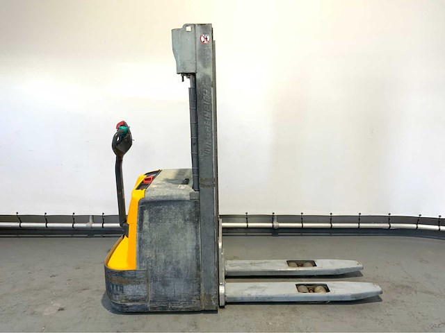 Jungheinrich ejc 212 - stapelaar triplex - gegalvaniseerde beplating - freelift - acculader - afbeelding 16 van  17