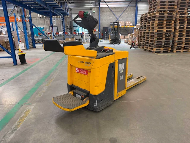 Jungheinrich ere 225 elektrische pallettruck met bestuurdersplatform – 2.500 kg - afbeelding 6 van  11
