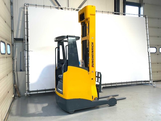 Jungheinrich etv 214 - 7.7m triplex - freelift - sideshift - reach truck - 360 graden functie - afbeelding 18 van  21