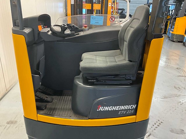Jungheinrich etv 214 - reachtruck - triplex - freelift - sideshift- 8,7m - afbeelding 3 van  13