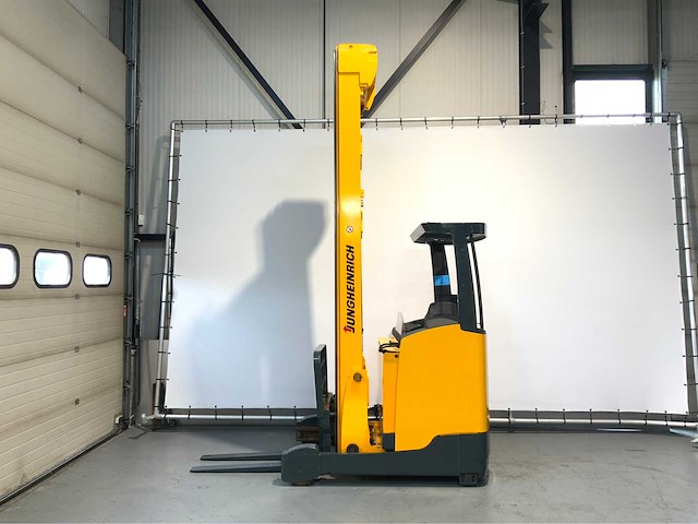 Jungheinrich etv 216 reach truck - triplex - side-shift - afbeelding 1 van  20
