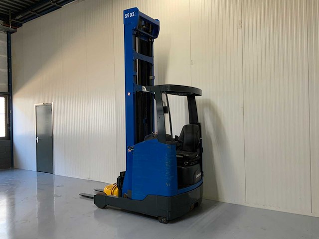 Jungheinrich etv 216 reach truck triplex - freelift - sideshift - camera op vork, acculader bj. 2015 - afbeelding 16 van  21