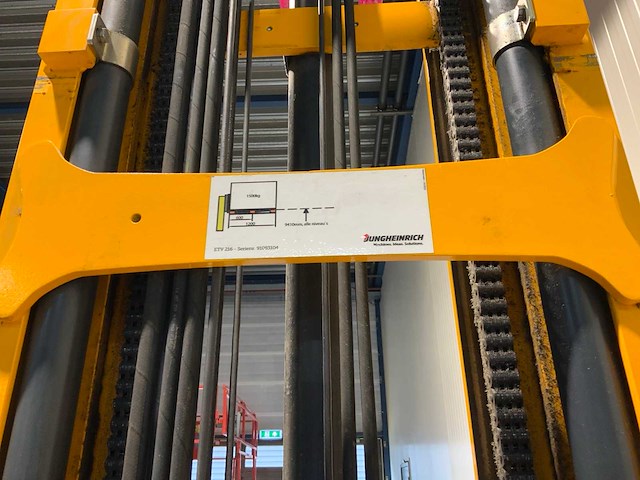 Jungheinrich etv 216 reach truck triplex - side-shift - freelift - afbeelding 10 van  25