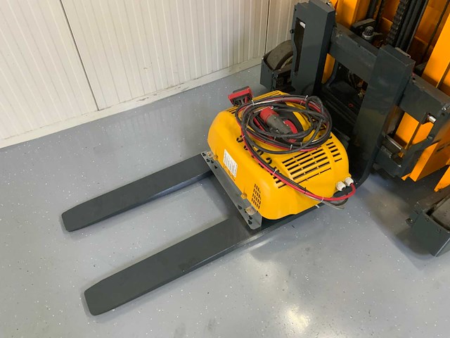 Jungheinrich etv 216 reach truck triplex - sideshift - freelift - afbeelding 9 van  19