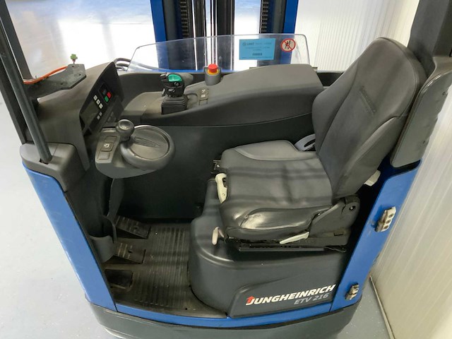 Jungheinrich etv 216 reachtruck triplex - freelift - sideshift - 9.4m - camera op vork - acculader - bj. 2015 - afbeelding 4 van  24