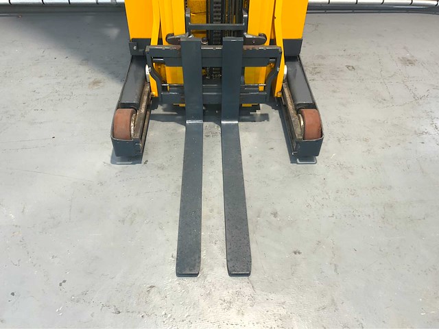 Jungheinrich etv 318 reach truck triplex - freelift - afbeelding 3 van  21