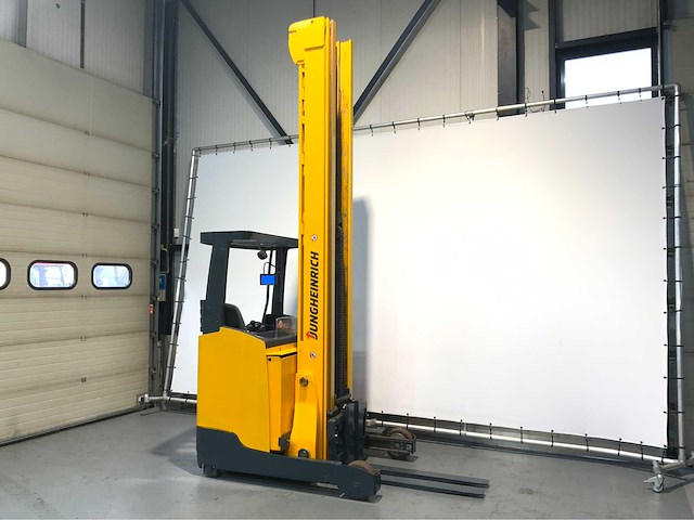 Jungheinrich etv 318 reach truck triplex - freelift - afbeelding 20 van  21
