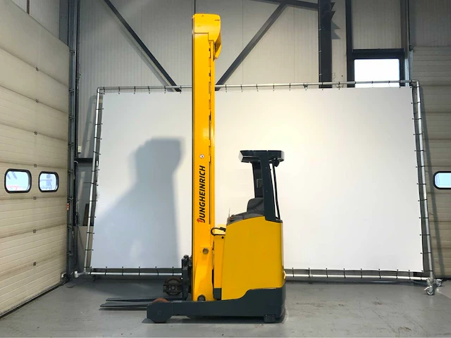 Jungheinrich etv 318 reach truck triplex - freelift - afbeelding 12 van  21