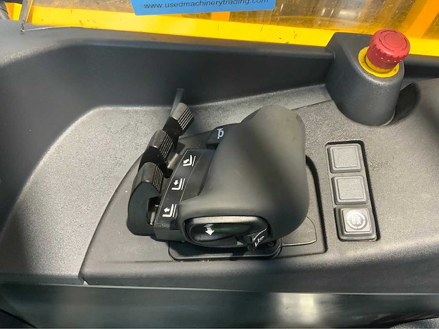 Jungheinrich etv 318 reach truck triplex - freelift - afbeelding 8 van  21