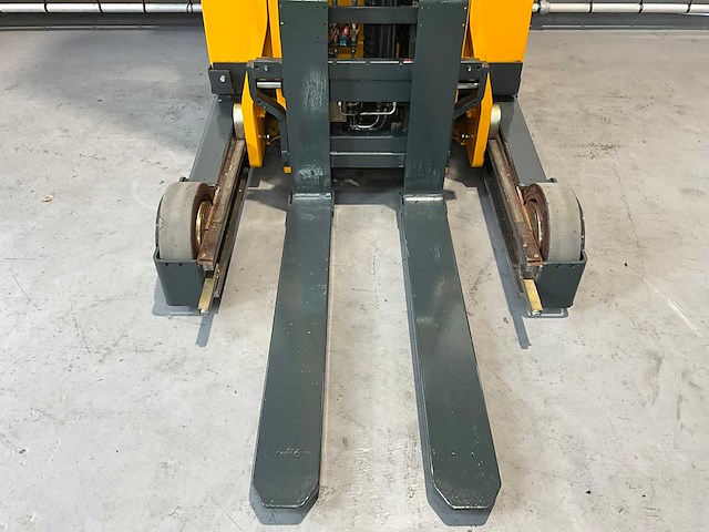 Jungheinrich etv 320 reach truck, side-shift, hydraulisch verstelbare lepels, free-lift - afbeelding 5 van  23