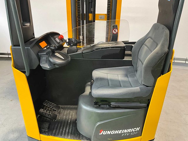 Jungheinrich etv 320 reach truck triplex - sideshift - hydraulisch uitschuifbare lepels - freelift - afbeelding 6 van  23