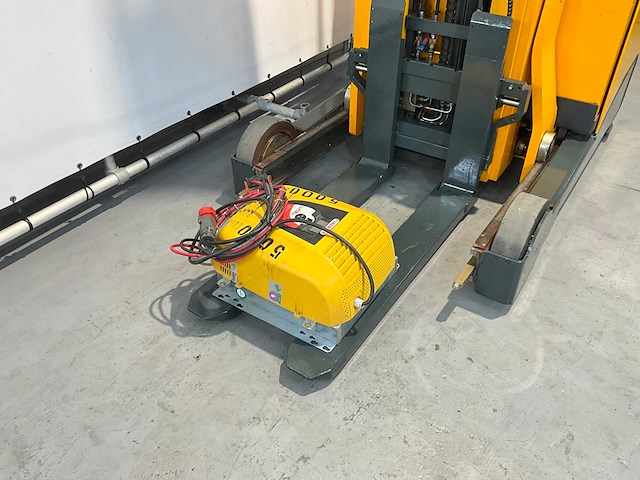 Jungheinrich etv 320 reach truck triplex - sideshift - hydraulisch uitschuifbare lepels - freelift - afbeelding 10 van  23